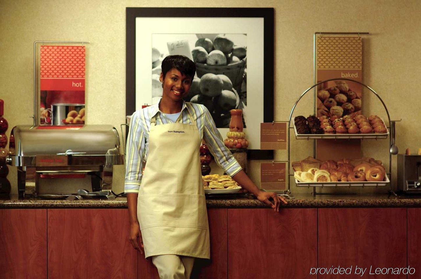 Hampton Inn Portland Downtown Waterfront Restoran gambar